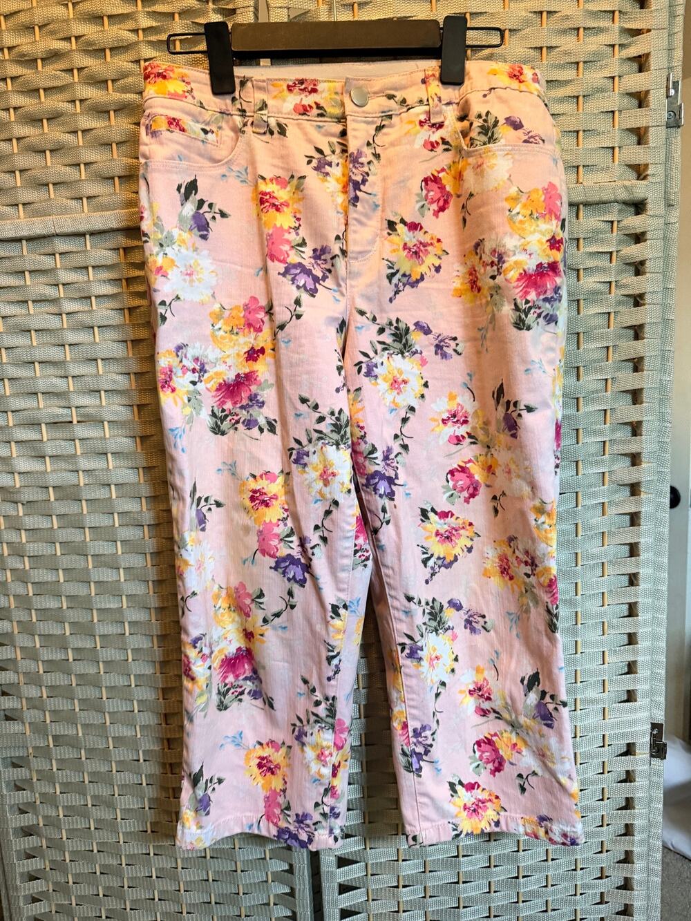 Christopher & Banks Signature Slimming Floral Capri Pants Pink Women's Size 8